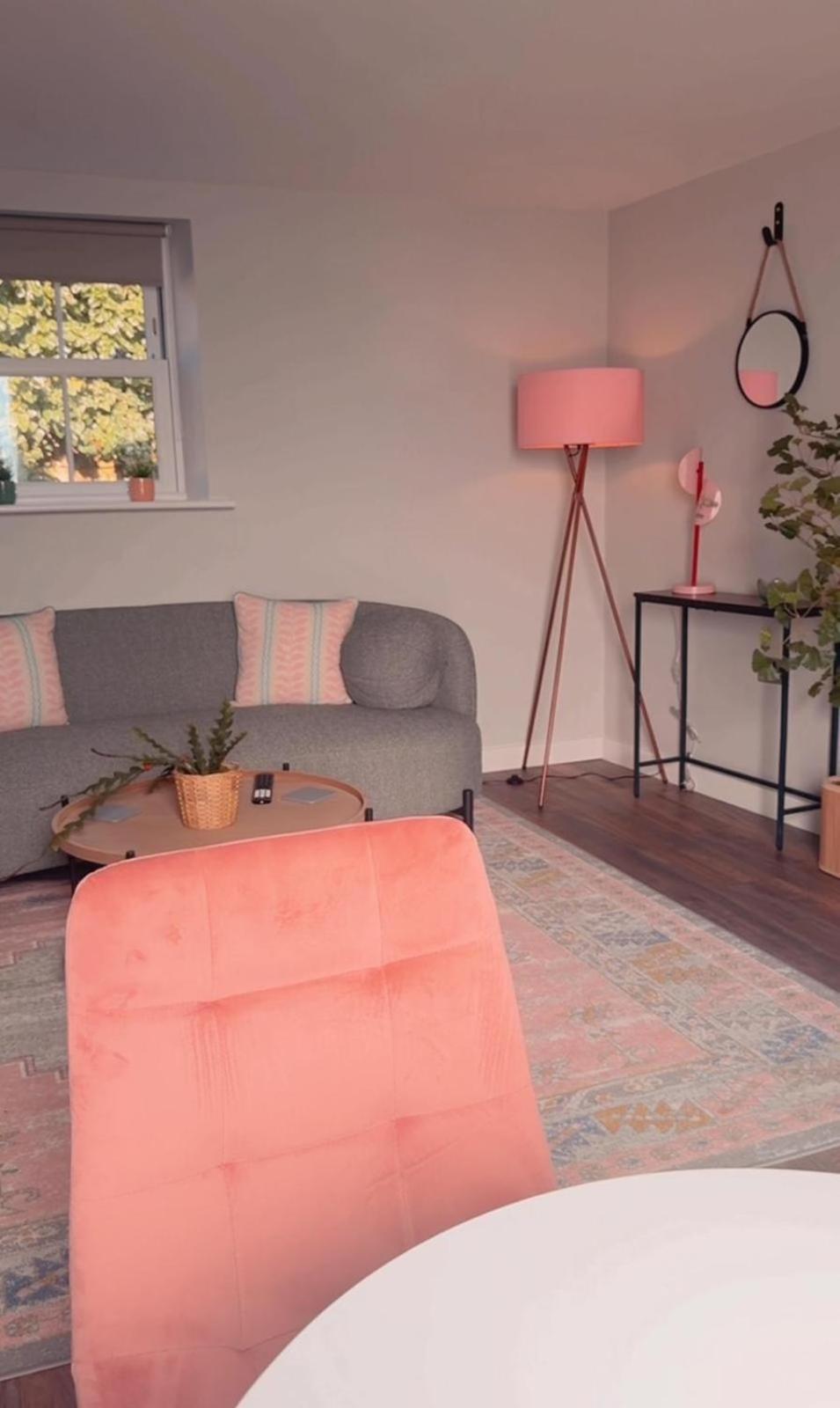 Ivy Mews - Converted Barn In Popular Village Holiday home Scarborough